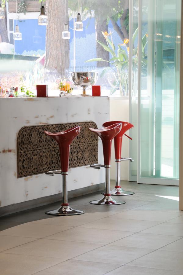 Hotel Caribia Pinarella Cervia Buitenkant foto