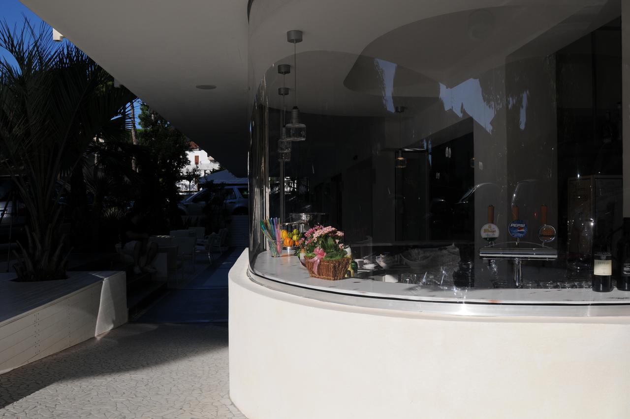 Hotel Caribia Pinarella Cervia Buitenkant foto