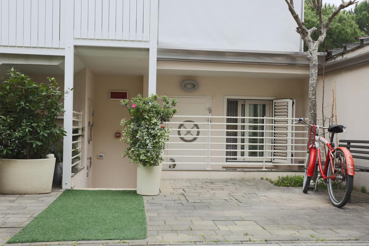 Hotel Caribia Pinarella Cervia Buitenkant foto